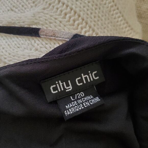 CITY CHIC | Bell Sleeve Tie-Waist Flora Shift Dress -[size 20, Black/Green/Blue] - Picture 11 of 13